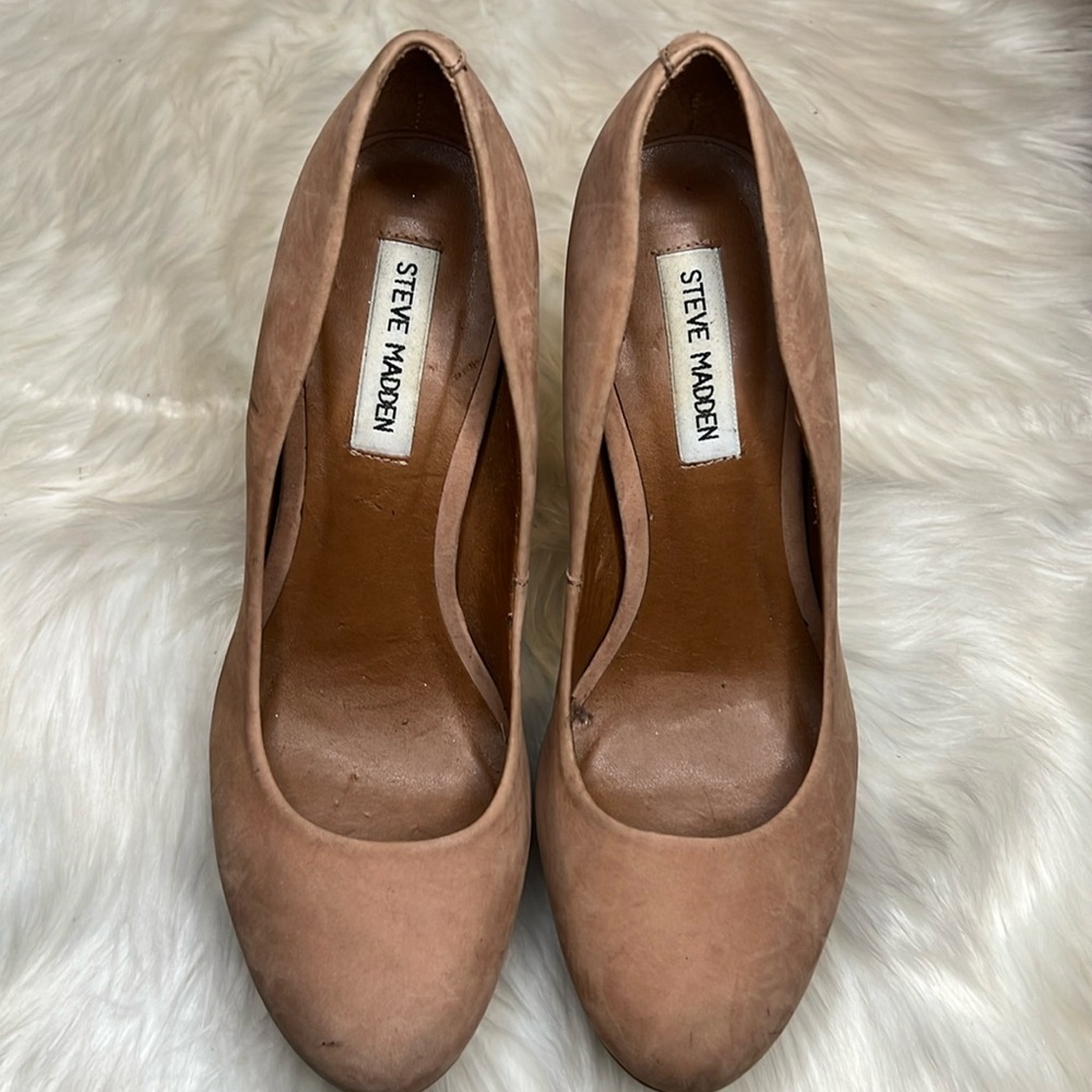 Used suede platform heels. Sexy!!